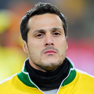 Júlio César Soares de Espíndola é um ex-goleiro brasileiro, considerado um dos maiores da história na posição. Ele defendeu a Seleção Brasileira em três Copas do Mundo: 2006 (Alemanha), 2010 (África do Sul) e 2014 (Brasil)