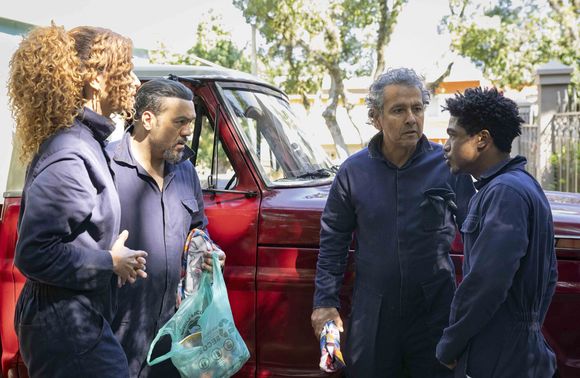 Bastidores sem conflitos: Belo, interprete de Misael, nega qualquer mal-estar nas gravações e rasga elogios ao colega de elenco Marcos Palmeira (Joaquim)