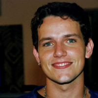 Quem foi Edward Boggis? Ator de 'Malhação' e 'Sandy & Júnior', morto aos 49 anos, enfrentou depressão e chegou a ser internado em clínica psiquiátrica