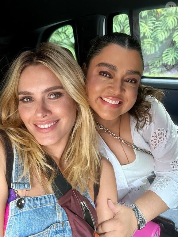 “5 meses. O luto é um soco todo dia. Às vezes você está mais forte e aguenta firme. Noutros é nocaute... Mas todo dia é um soco, o luto”, escreveu Carolina, de 47 anos, ao traduzir em palavras a dor da ausência.