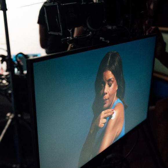Nos bastidores de um ensaio para a CeraVe, Tati Quebra Barraco conversou com o Purepeople sobre skincare, beleza e autoestima