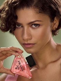 Achei na Zara o 'gêmeo baratinho' do perfume importado que deixa Zendaya com cheiro de rica: custa menos de R$ 120; com notas de tangerina e baunilha, ele custa 87% menos