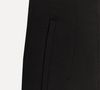 O linho aparece como protagonista na nova calça da Zara, que mistura sofisticação e frescor em uma modelagem inspirada no estilo old money. A peça custa R$ 439,00.