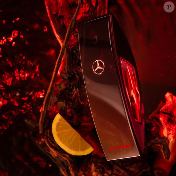 Club Black (Mercedes-Benz) - 100ml | R$ 471,00 - um dos perfumes mais elogiados quando o assunto é baunilha elegante, combina bergamota e nuances amadeiradas na abertura com um coração sensual de jasmim e baunilha