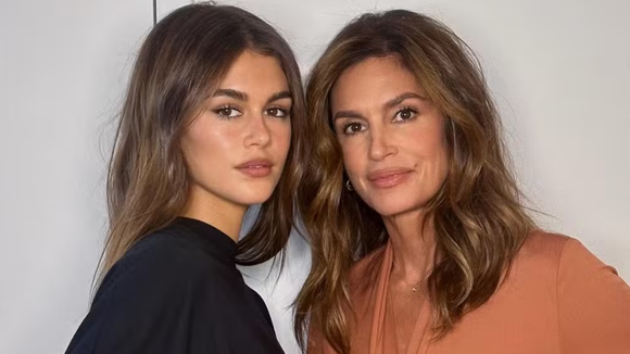 Nossas mães costumavam usar esses perfumes nos anos 90 e hoje estão de volta: leves, frescos e perfeitos para o verão