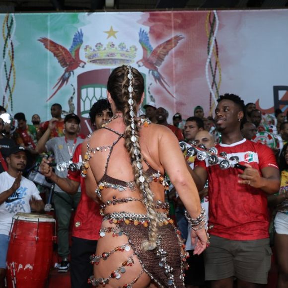 Paolla Oliveira usou fantasia que imitou uma cobra no ensaio da Grande Rio para o carnaval 2025