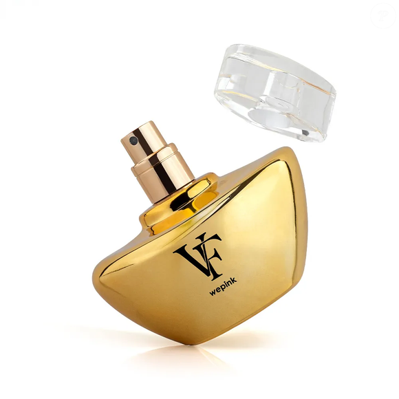 VF Golden reúne pimenta-rosa, jasmim sambac e âmbar em uma fragrância conhecida, segundo a Wepink, pela fixação na pele e também no vestuário