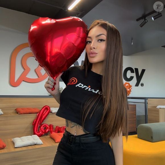 Mari Ávila, que viveu um romance de fachada com Andressa Urach, está em segundo lugar no ranking