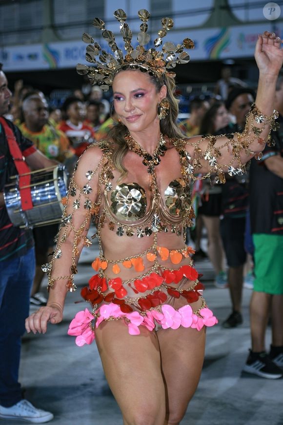 Desfiles de Carnaval 2025 RJ: Paolla Oliveira se despede do posto de rainha de bateria da Grande Rio na terça-feira 4 de março de 2025