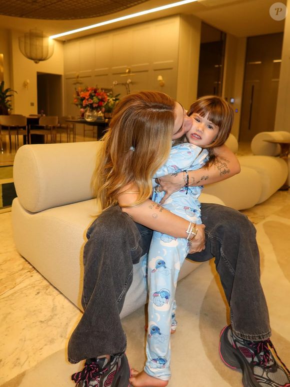 Maria Alice pediu música ‘do papai’. Perguntada sobre qual canção queria, a pequena respondeu: ‘Que te machucou’