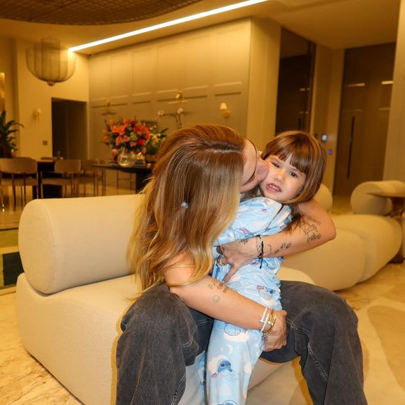 Maria Alice pediu música ‘do papai’. Perguntada sobre qual canção queria, a pequena respondeu: ‘Que te machucou’