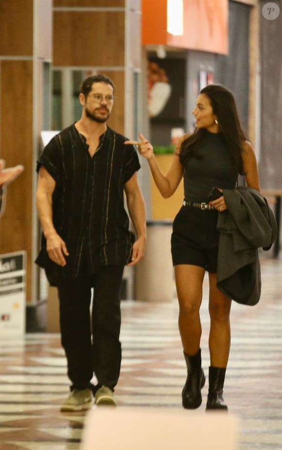 Segundo informações do Portal Leo Dias, no vídeo José Loreto e Alane Dias estavam passeando em uma moto pela zona sul do Rio de Janeiro.