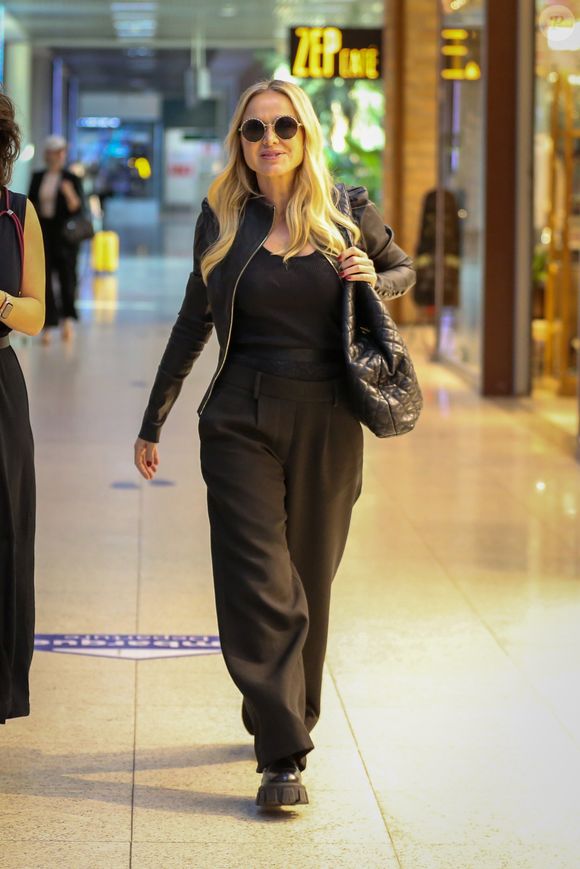 Eliana foi flagrada por um paparazzo na noite desta sexta-feira (05), enquanto embarcava em um aeroporto do Rio de Janeiro