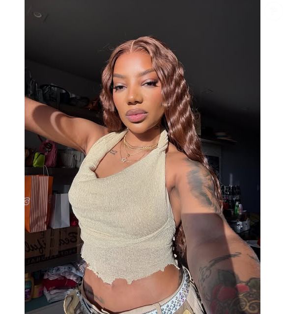 Internautas se divertiram ao afirmarem que Anitta vai desfazer as plásticas para evitar ficar parecida com Ludmilla