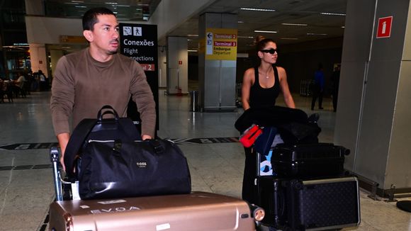Alívio! Irmão de Anitta desembarca no Brasil com namorada, Hariany Almeida, e muitas bagagens, após risco de deportação na França