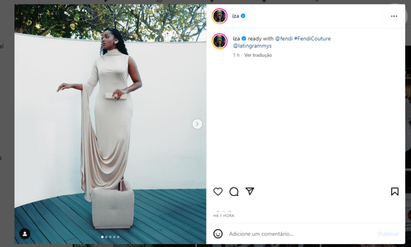 Iza apostou em um vestido longo creme para o Grammy Latino 2023