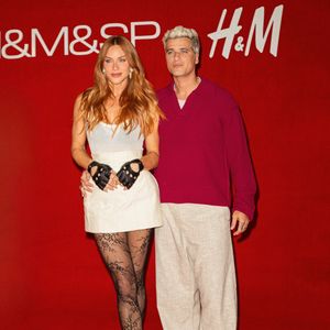 H&M no Brasil: Giovanna Ewbank combinou look com cintura estruturada com meia-calça com renda