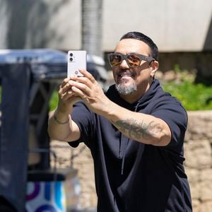 Misael (Belo) vai reencontrar com Consuelo (Viviane Araujo) em um cemitério