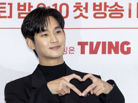 Kim Soo-hyun também abriu um processo civil no valor de 12 bilhões de wons por difamação (R$ 48 milhões)