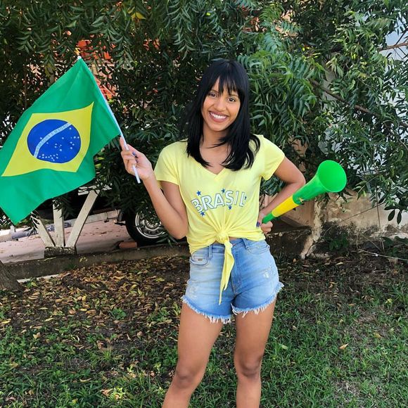 Com cabelos diferentes, como este de franja, Gleici Damasceno manteve sua essência fora do 'BBB'