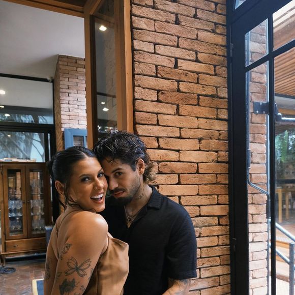 Ana Castela e Zé Felipe surpreenderam os fãs, na noite desta segunda-feira (29), com o anúncio do fim do relacionamento de dois meses