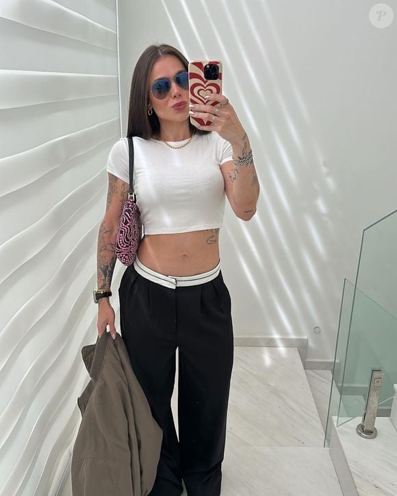Desde então, a esposa de Ferrugem usa as redes sociais para compartilhar seus treinos para o público