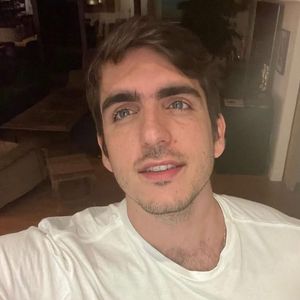 João Mader Bellotto refez o post, mas frisou a repulsa por aventuras arriscadas: ‘Eu não só não iria, como se eu tivesse um parente que quisesse ir eu o internaria em uma clínica’