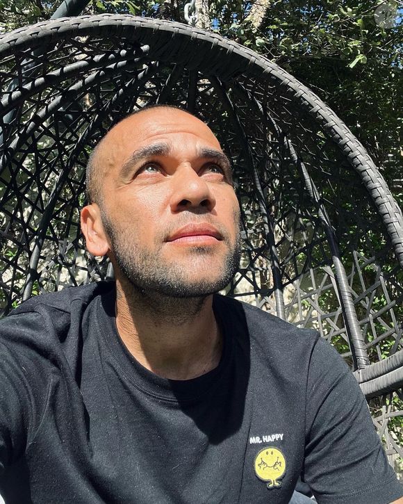 Daniel Alves já venceu o Pumas na Justiça quando o clube alegou que o jogador não cumpriu o contrato
