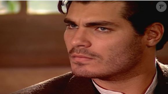 Matteo não consegue emprego e pensa em voltar para a Itália.