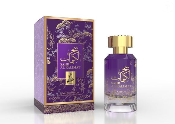 O Sahr Al Kalimat, da Sahari, é um perfume oriental floral feminino que combina jasmim-sambac, tangerina, bergamota e pera nas notas de saída. A fragrância ganha nuances florais com flor de laranjeira, flor de cerejeira e néroli, enquanto a base reúne almíscar branco, baunilha, benjoim e âmbar