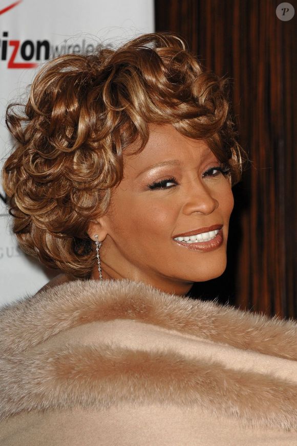 Whitney Houston morreu aos 48 anos