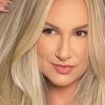 Existe uma cor loira que integra perfeitamente os cabelos grisalhos: rejuvenesce mais do que outros tons de cabelo e garante um visual sofisticado e saudável