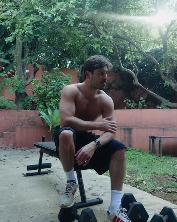 Namorado de Vitória Strada, Daniel Rocha reagiu sobre treta no BBB 25