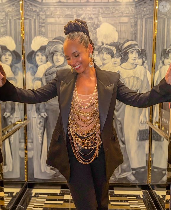 'Não quero me cobrir mais': o rosto limpo de Alicia Keys virou sua maior declaração de força