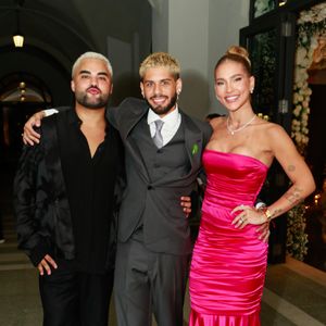 O vestido usado por Virginia Fonseca tinha corte no estilo sereia, rosa vibrante.