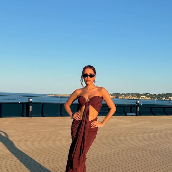 Novos procedimentos de Anitta? A confirmação foi atribuída à assessoria de imprensa, no entanto, a equipe da poderosa garante que isto não partiu deles