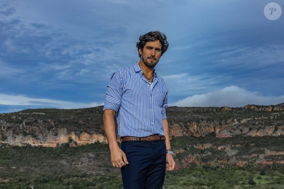 Ele ainda acrescentou: “Peço também a sua ajuda, porque foi ele quem me levou à internação, e disso resultou a entrega de documentos que afastaram minha filha de mim. Agora, peço que ele esclareça ao juiz quem eu sou de verdade. Meu pedido é simples: verdade e clareza”.