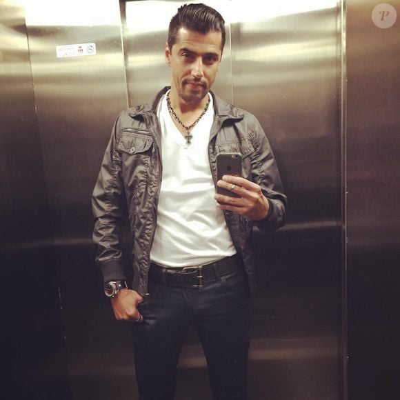 Uma das marcas registradas de Alberto Cowboy é o seu cabelo, sempre muito bem penteado