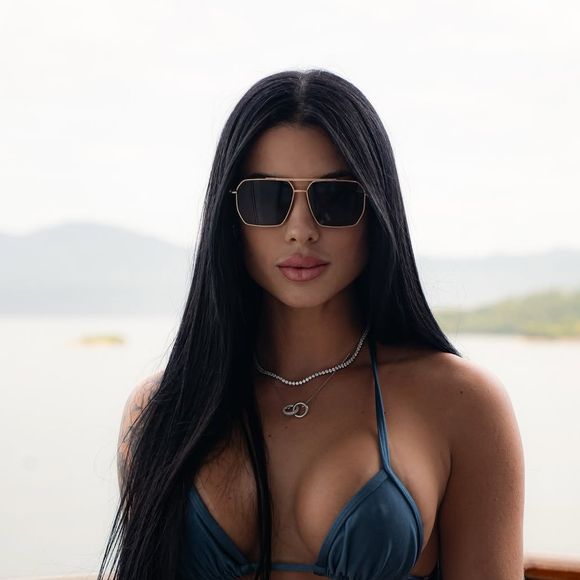 Rayane Figliuzzi assumiu a relação com Belo após o cruzeiro comandado pelo cantor nos últimos dias