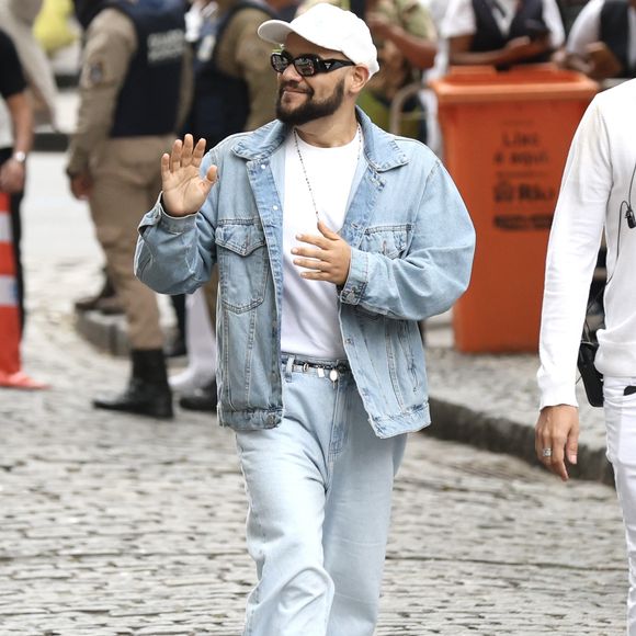 Gominho chegou ao velório de Preta Gil na tarde desta sexta-feira (25), no Theatro Municipal do Rio de Janeiro, nos momentos finais da cerimônia