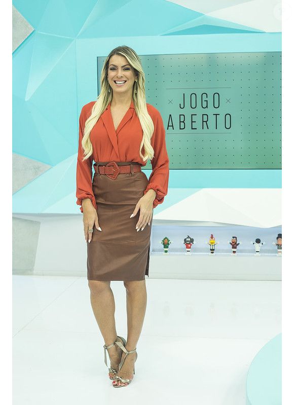 Band chegou a vender 'naming rights' do programa de Renata Fan, o 'Jogo Aberto'