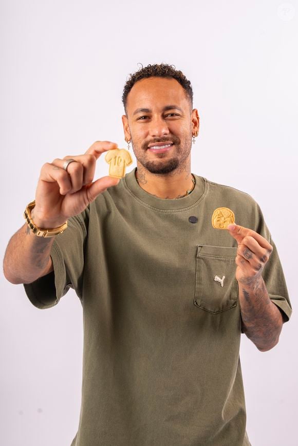 Neymar assinou parceria com marca de biscoitos - guloseima levando assinatura do atacante chega ao mercado em outubro de 2026