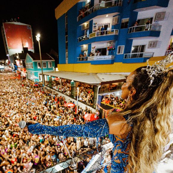Ivete Sangalo de Salvador para o Rio de Janeiro: cantora puxa trio elétrico dia 1º de fevereiro de 2026 às 7h no centro