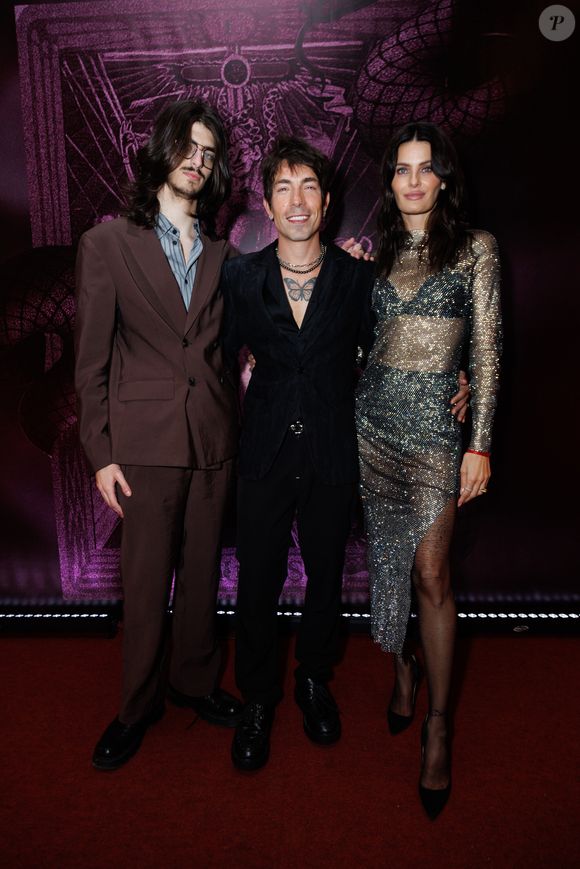 Filho de Isabeli Fontana, Lucas Fontana mostrou muito estilo e surpreendeu pela altura no aniversário do músico, marido de sua mãe