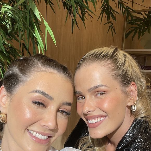 Em entrevista ao Purepeople, Taiz Campbell revelou quais técnicas aplicou para prevenir a flacidez de Yasmin Brunet após o emagrecimento