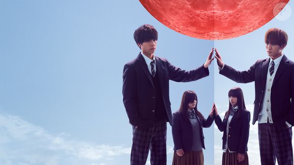 'Switched': após uma tragédia, Ayumi troca de corpo com Zenko e precisa enfrentar bullying e segredos, enquanto Zenko assume sua vida perfeita