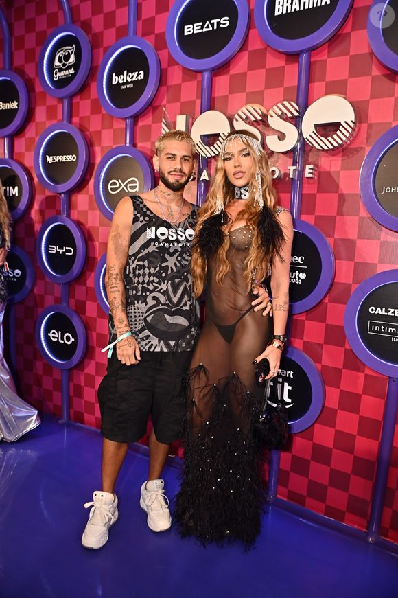 Virginia e Zé Felipe foram para camarote de Carnaval apenas 3 dias depois do filho bebê ter tido alta da UTI e do hospital