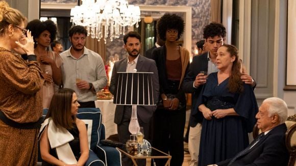 Como veio ao mundo! Há 38 anos, atriz recatada de 'Quem Ama Cuida' posou nua no auge da fama: 'Não tinha noção do que estava fazendo'