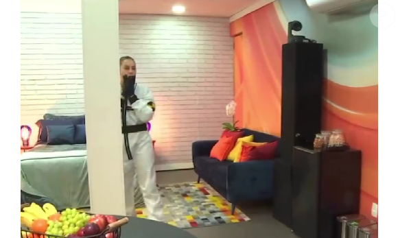 Renata vai receber algumas fofocas dos participantes enquanto estiver fora do 'BBB 25'.