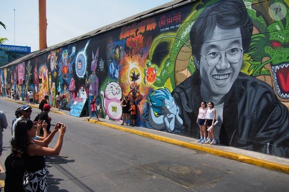 Fãs em homenagem emocionante à pintura de Akira Toriyama, criador de 'Dragon Ball Z'.